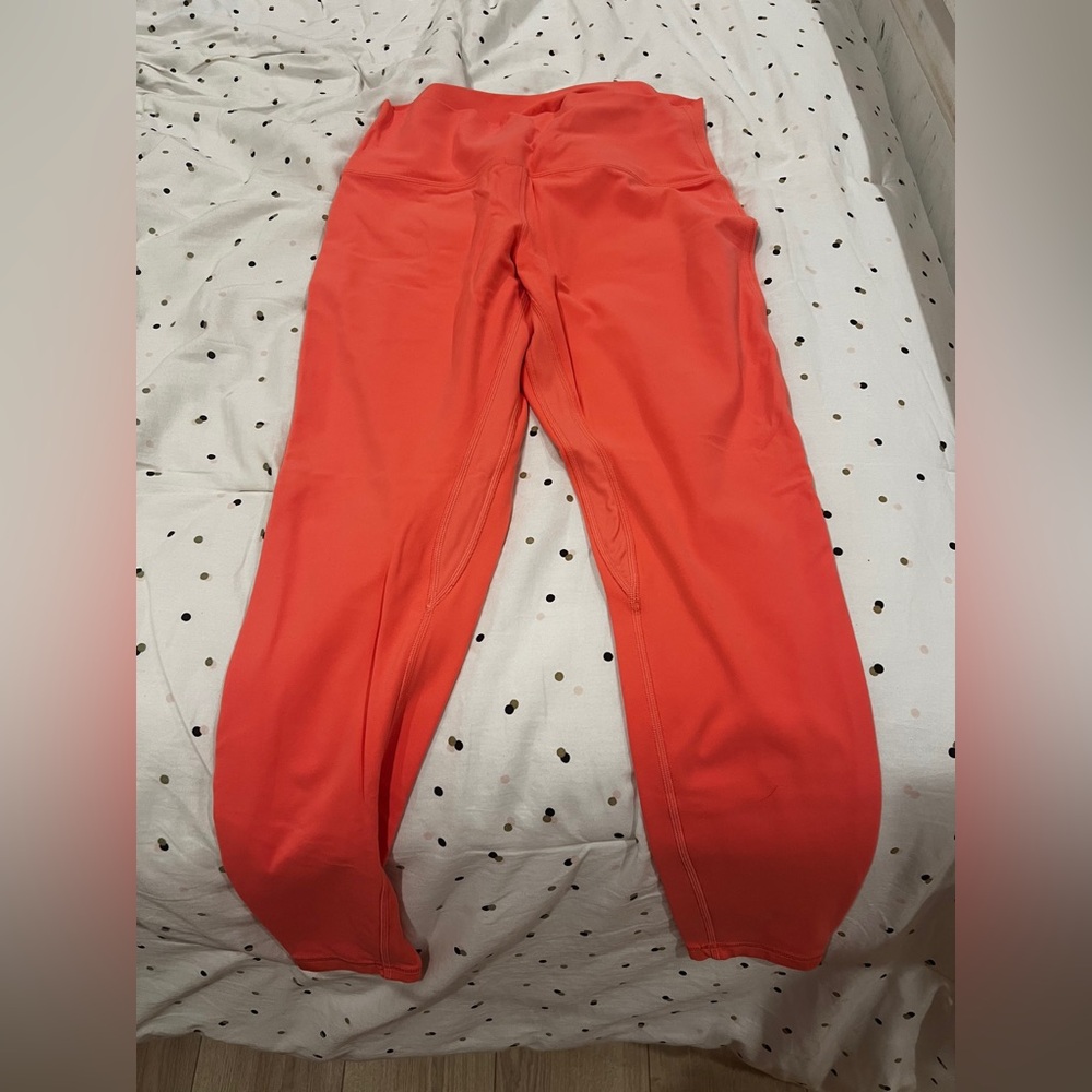 Women’s 12 peach lululemon leggings- High Rise 28in